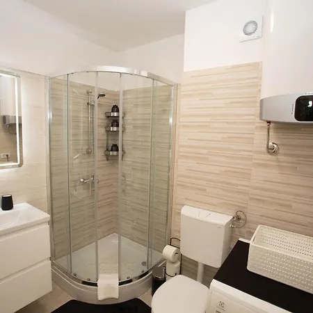 דירה Asti - Two Bedrooms Elegant *