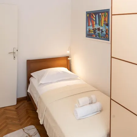 דירה Asti - Two Bedrooms Elegant *