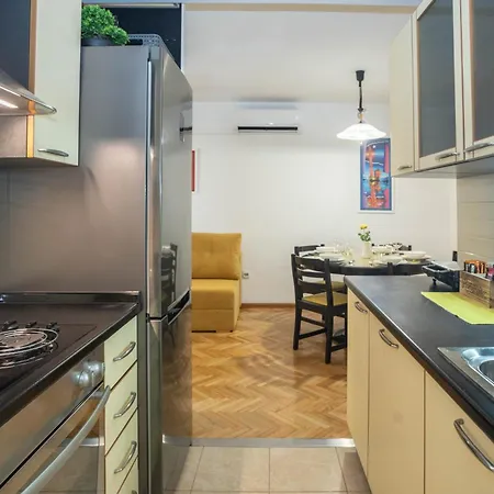 דירה Asti - Two Bedrooms Elegant