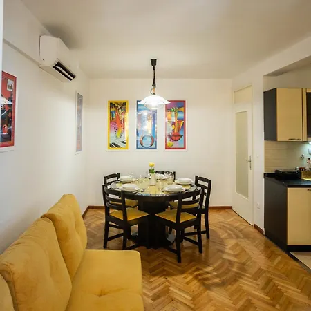 Apartment Asti - Two Bedrooms Elegant